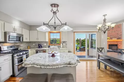 Kitchen - 2302 Irvine Ln, Plainfield, IL 60586 photo 6 of 6