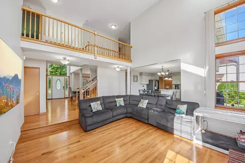 Living - 2302 Irvine Ln, Plainfield, IL 60586 photo 2 of 4