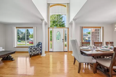 Entry Way - 2302 Irvine Ln, Plainfield, IL 60586 photo 1 of 2