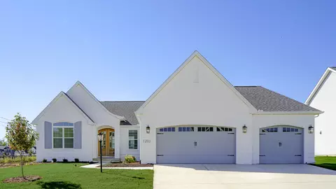1203 Willowgrove Ln, Mahomet, IL 61853