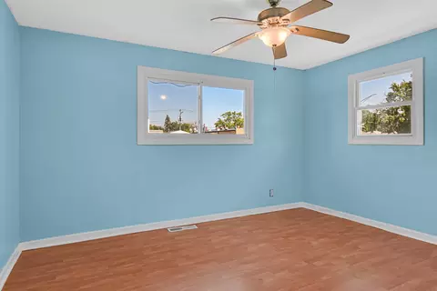 Bedroom - 17044 Burnham Ave, Lansing, IL 60438 photo 2 of 5