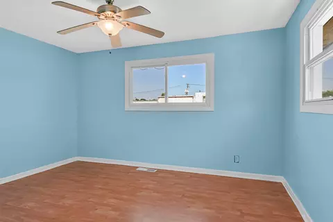 Bedroom - 17044 Burnham Ave, Lansing, IL 60438 photo 3 of 5