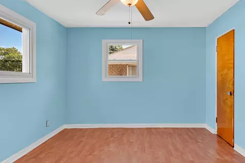 Bedroom - 17044 Burnham Ave, Lansing, IL 60438 photo 4 of 5