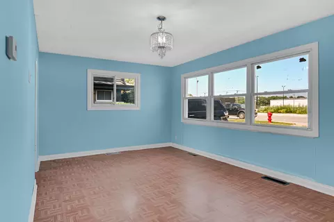 Living - 17044 Burnham Ave, Lansing, IL 60438 photo 2 of 4