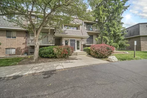 Other - 138 E Bailey Rd #M, Naperville, IL 60565 photo 3 of 5