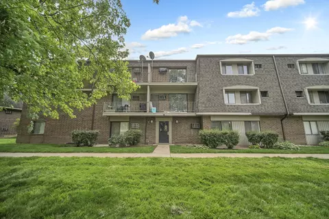 Other - 138 E Bailey Rd #M, Naperville, IL 60565 photo 5 of 5