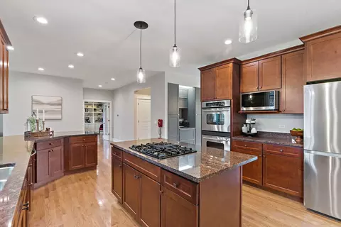 Kitchen - 3206 Prairie View Dr, Prairie Grove, IL 60012 photo 4 of 5