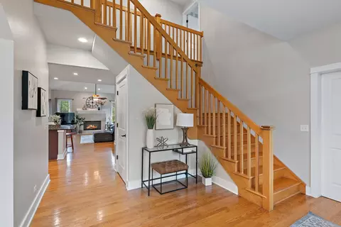 Entry Way - 3206 Prairie View Dr, Prairie Grove, IL 60012 photo 3 of 5