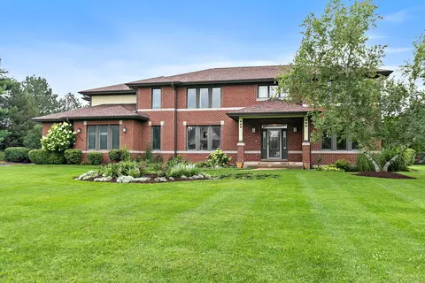 Exterior - 3206 Prairie View Dr, Prairie Grove, IL 60012 photo 3 of 10