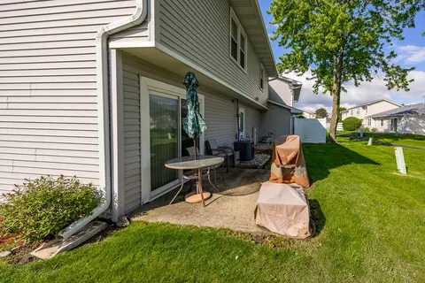 Exterior - 437 Wright Ct, Bolingbrook, IL 60440 photo 6 of 7