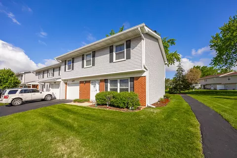 Exterior - 437 Wright Ct, Bolingbrook, IL 60440 photo 3 of 7