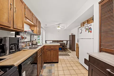 Kitchen - 437 Wright Ct, Bolingbrook, IL 60440 photo 3 of 3