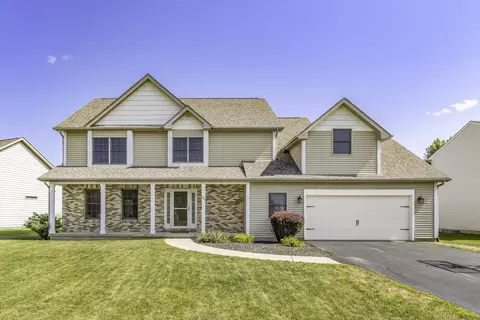 907 Autumn Ridge Rd, Sandwich, IL 60548