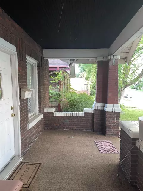 2068 S 05th St, Springfield, IL 62702 photo 2