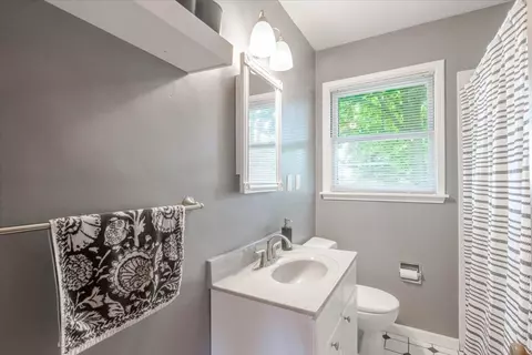 Bath - 1011 Bakewell Ave, Normal, IL 61761 photo 1 of 2