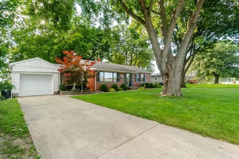 Exterior - 1011 Bakewell Ave, Normal, IL 61761 photo 2 of 7