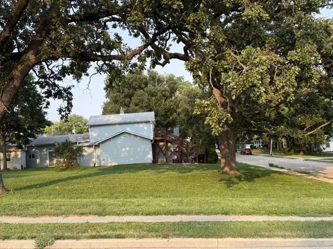 1429 Bluff St, Peru, IL 61354 photo 3