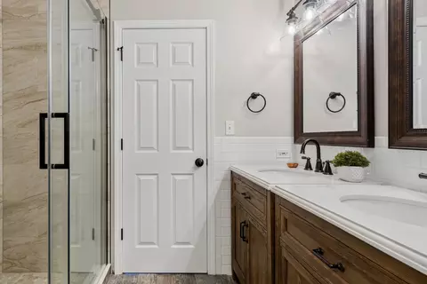 Bath - 1574 Old Forge Rd, Bartlett, IL 60103 photo 4 of 5