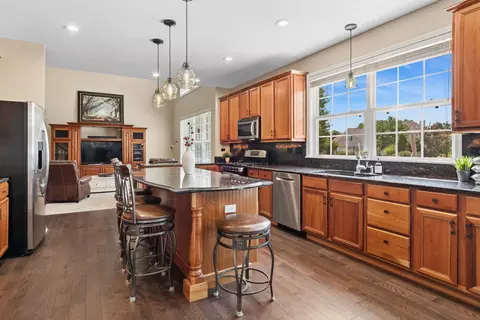 Kitchen - 1574 Old Forge Rd, Bartlett, IL 60103 photo 1 of 3