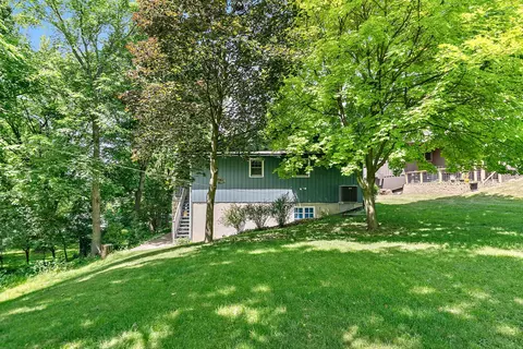 Exterior - 2 Summit Ave, East Dundee, IL 60118 photo 7 of 10