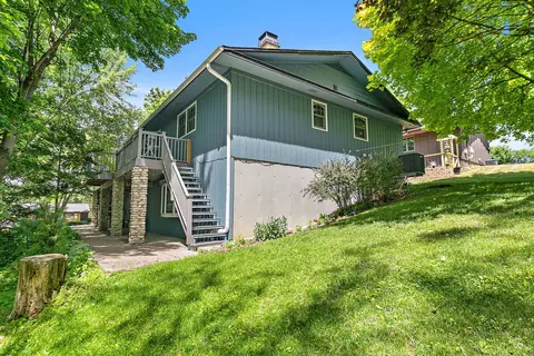 Exterior - 2 Summit Ave, East Dundee, IL 60118 photo 8 of 10