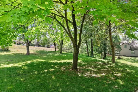 Exterior - 2 Summit Ave, East Dundee, IL 60118 photo 6 of 10