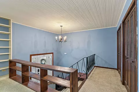 Entry Way - 2 Summit Ave, East Dundee, IL 60118 photo 1 of 1