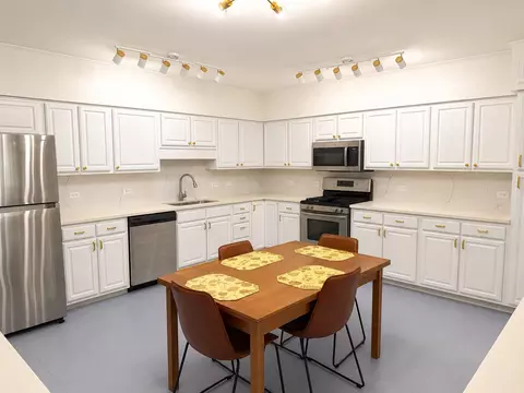 Kitchen - 750 Pearson St #302, Des Plaines, IL 60016 photo 2 of 5