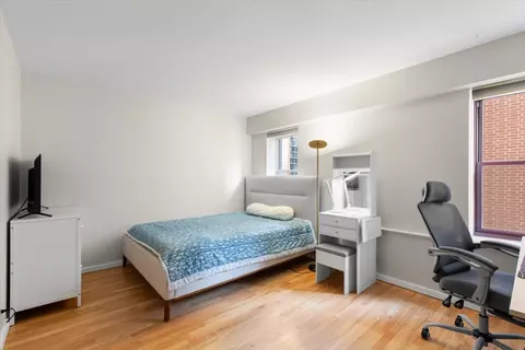 Bedroom - 40 E 9th St #1205, Chicago, IL 60605 photo 4 of 5