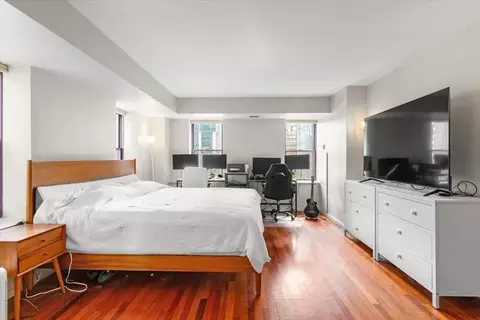 Bedroom - 40 E 9th St #1205, Chicago, IL 60605 photo 2 of 5