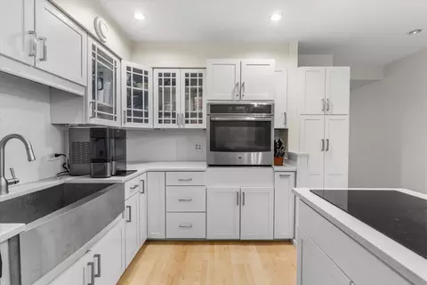 Kitchen - 40 E 9th St #1205, Chicago, IL 60605 photo 1 of 2