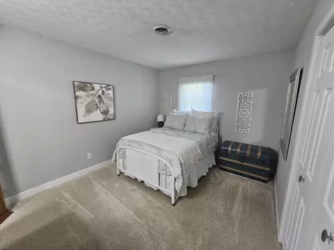 Bedroom - 100 Cherry Dr, Mount Vernon, IL 62864 photo 3 of 7