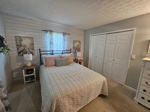 Bedroom - 100 Cherry Dr, Mount Vernon, IL 62864 photo 7 of 7