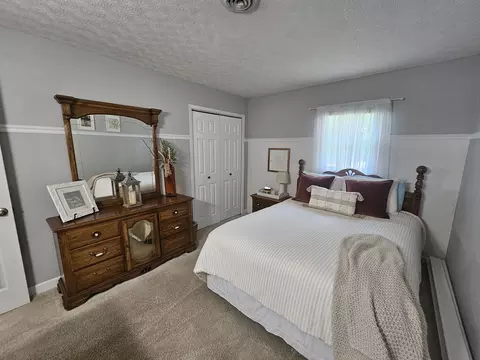 Bedroom - 100 Cherry Dr, Mount Vernon, IL 62864 photo 2 of 7