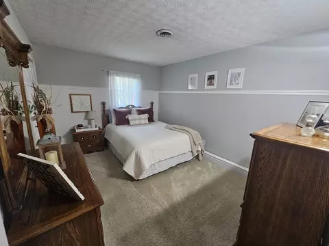 Bedroom - 100 Cherry Dr, Mount Vernon, IL 62864 photo 1 of 7