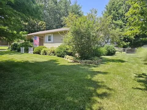 Exterior - 100 Cherry Dr, Mount Vernon, IL 62864 photo 15 of 21