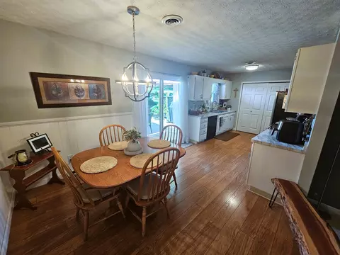 Dining - 100 Cherry Dr, Mount Vernon, IL 62864 photo 1 of 1