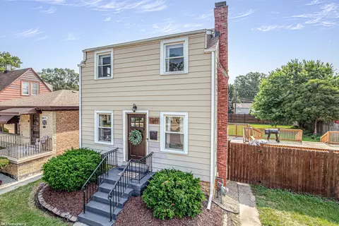 9619 S Albany Ave, Evergreen Park, IL 60805