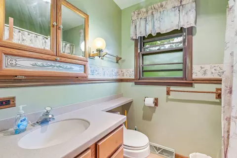Bath - 1025 Bode Rd, Elgin, IL 60120 photo 2 of 2