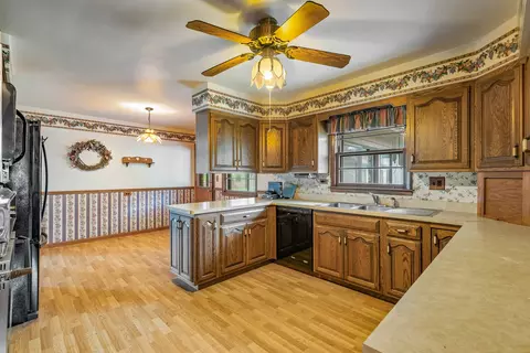Kitchen - 1025 Bode Rd, Elgin, IL 60120 photo 1 of 5