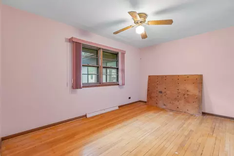Bedroom - 1025 Bode Rd, Elgin, IL 60120 photo 2 of 6