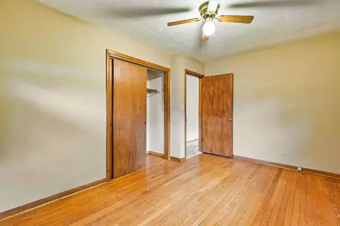 Bedroom - 1025 Bode Rd, Elgin, IL 60120 photo 5 of 6