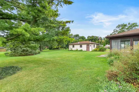 Exterior - 1025 Bode Rd, Elgin, IL 60120 photo 9 of 9