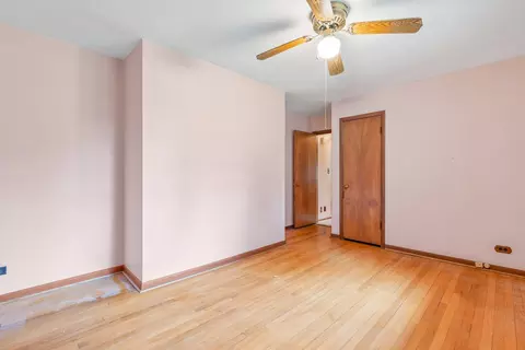Bedroom - 1025 Bode Rd, Elgin, IL 60120 photo 1 of 6
