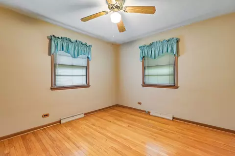 Bedroom - 1025 Bode Rd, Elgin, IL 60120 photo 6 of 6