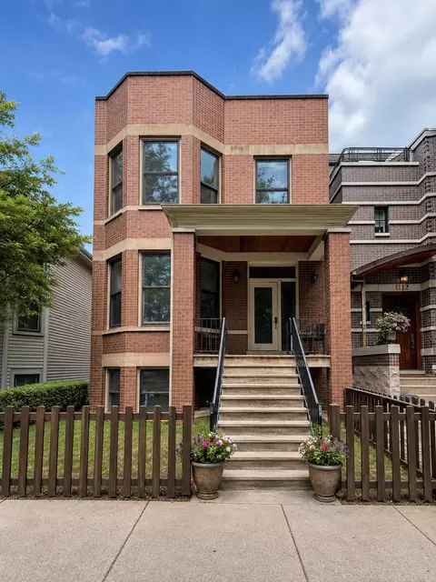 1738 W Byron St, Chicago, IL 60613