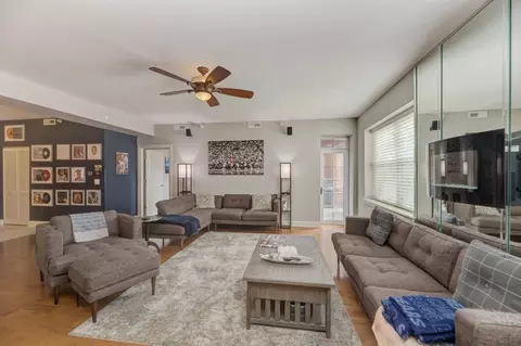 Living - 1 Itasca Pl #211, Itasca, IL 60143 photo 4 of 4