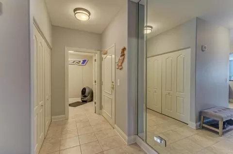Entry Way - 1 Itasca Pl #211, Itasca, IL 60143 photo 5 of 5