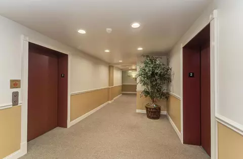 Entry Way - 1 Itasca Pl #211, Itasca, IL 60143 photo 3 of 5