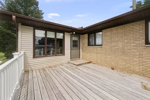 Exterior - 242 Orchard Ct, Silvis, IL 61282 photo 7 of 9